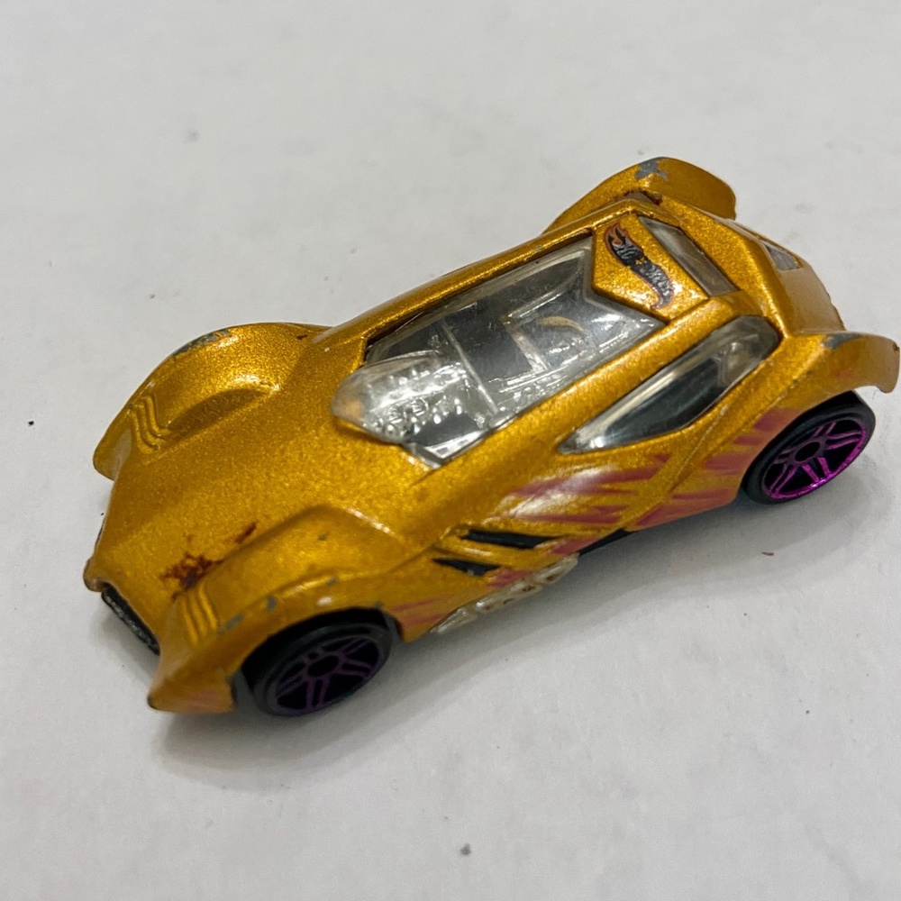 Vintage Hotwheels-Mattel Inc. 2002 Sinistra